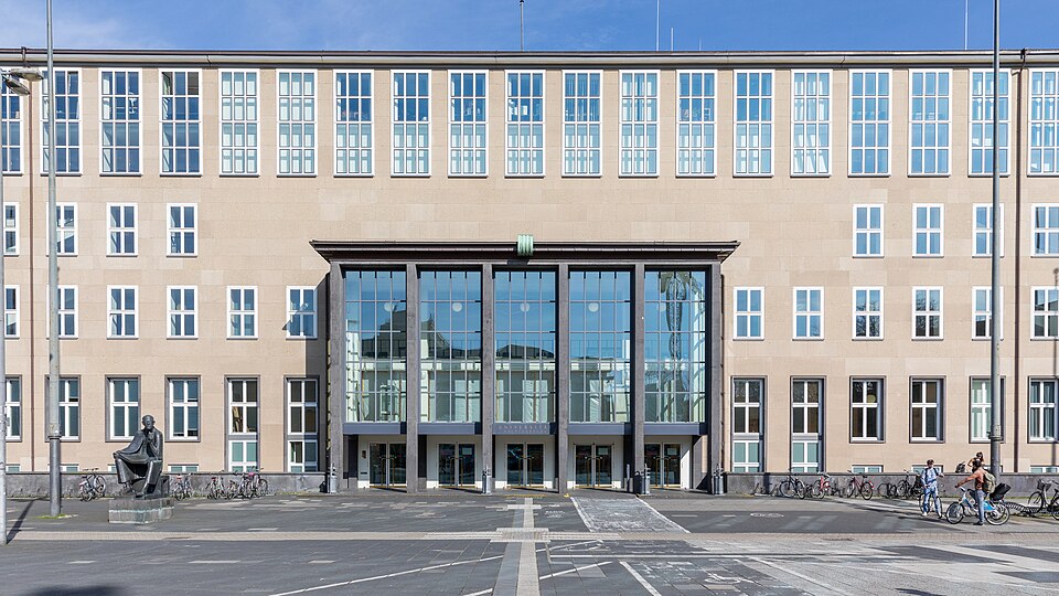Fayl:Hauptgebäude der Universität zu Köln-5634.jpg