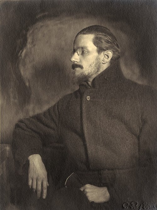 Fayl:Revolutionary Joyce.jpg
