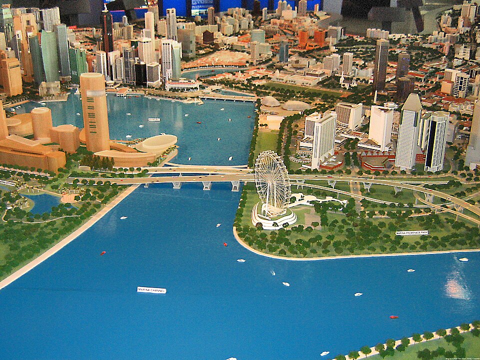 Fayl:URA Gallery Marina Bay.jpg