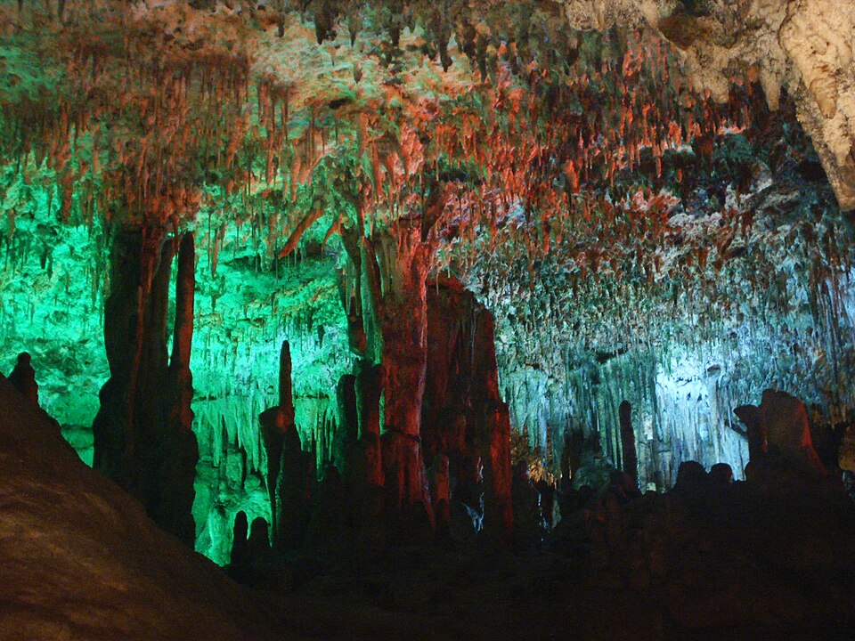Fayl:Cueva de Hams.JPG