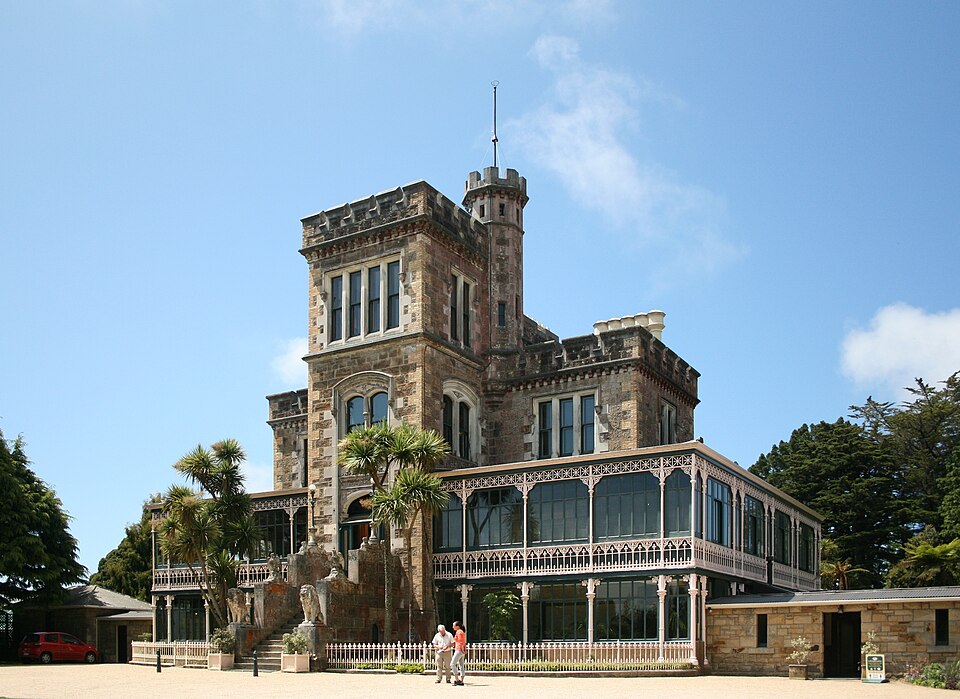 Fayl:Larnach Castle, Dunedin, New Zealand.jpg