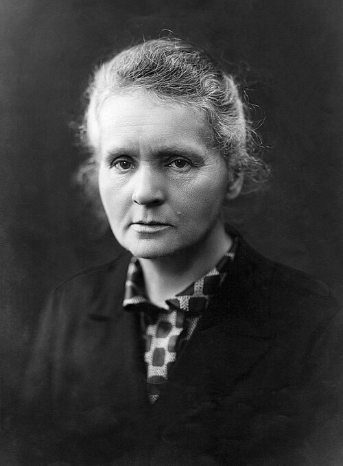 Fayl:Marie Curie c. 1920s.jpg