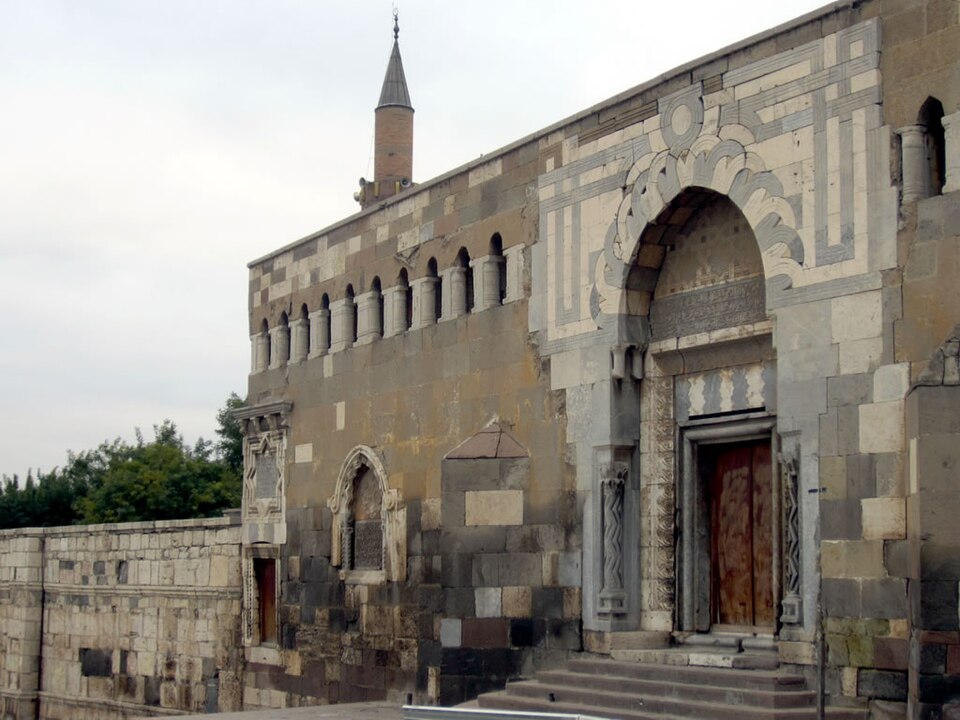 Fayl:Alaaddin Mosque (6526103573).jpg