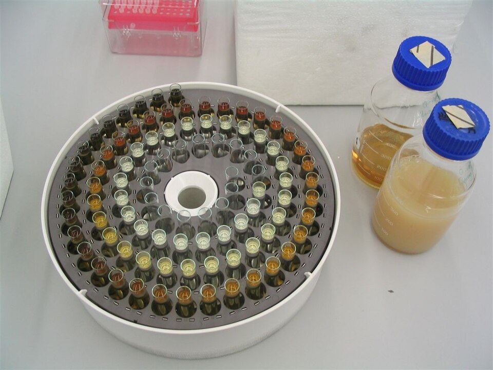 Fayl:Fraction Collector Tube Rack.jpg