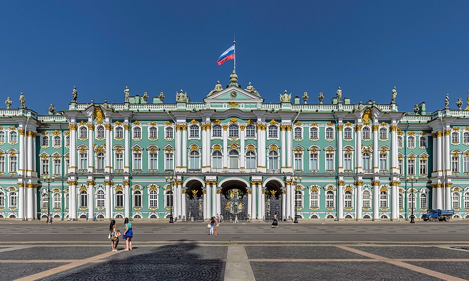 Fayl:Winter Palace Panorama 3.jpg