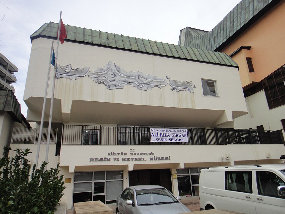 Fayl:İzmir Art and Sculpture Museum.JPG