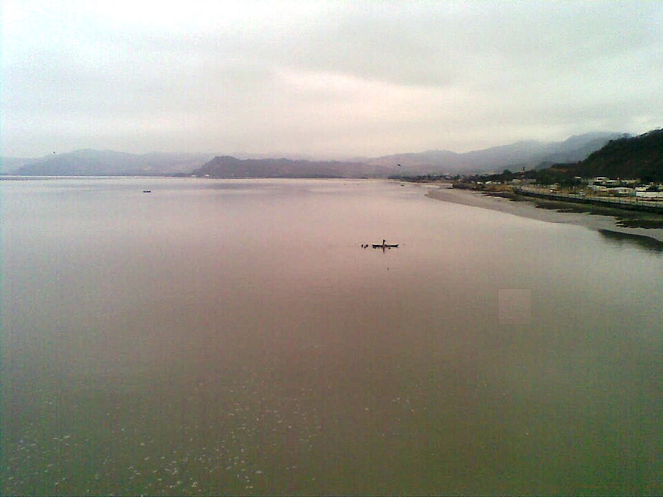Fayl:Desembocadura del Río Chone.jpg