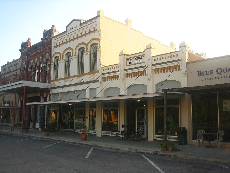 Fayl:Downtown Goliad, Texas IMG 0989.JPG