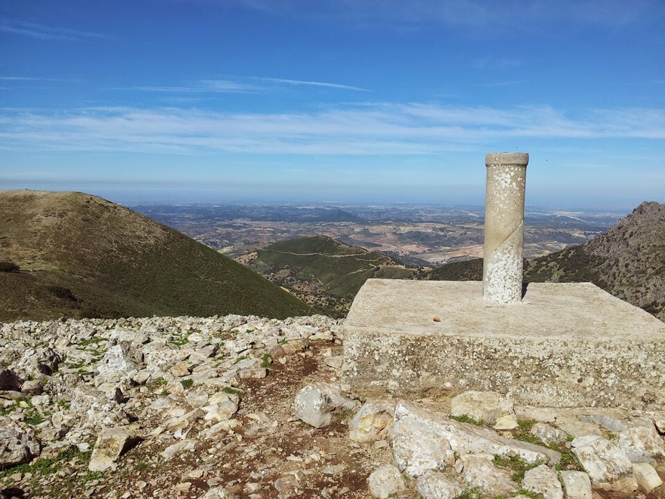 Fayl:Pico de el Terril.jpg