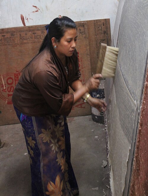 Fayl:Thimphu-Papiermanufaktur-20-2015-gje.jpg
