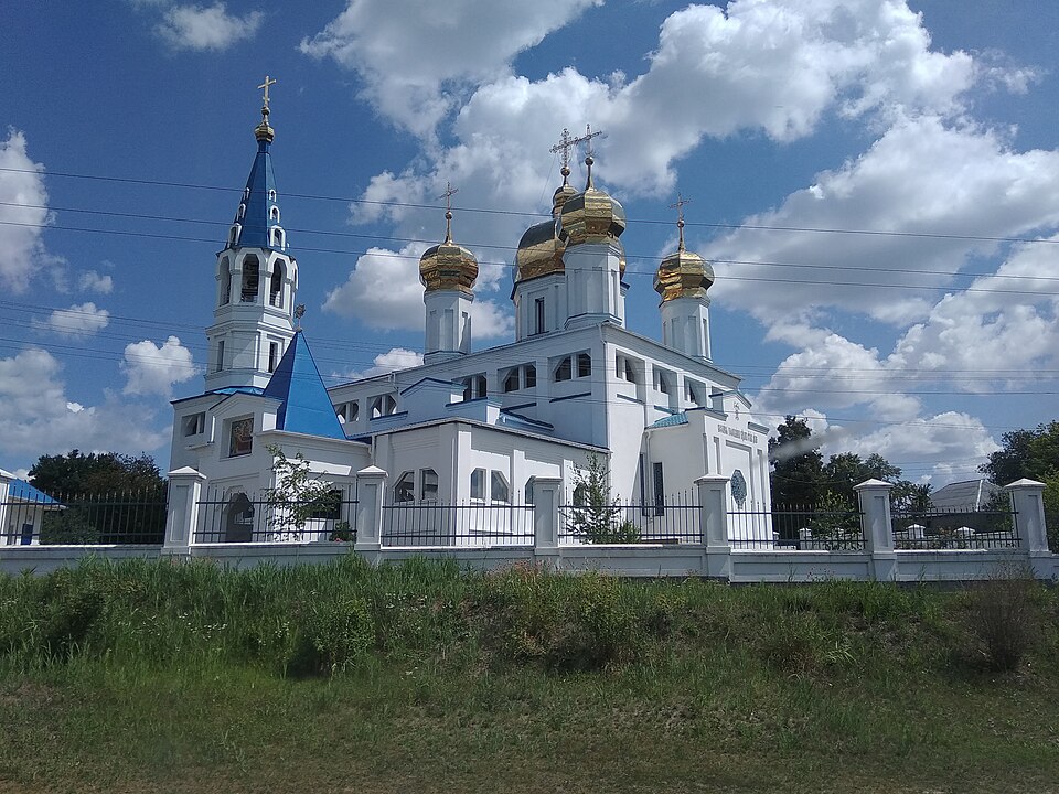 Fayl:Храм Успіння Пресвятої Богородиці, Солоницівка.jpg