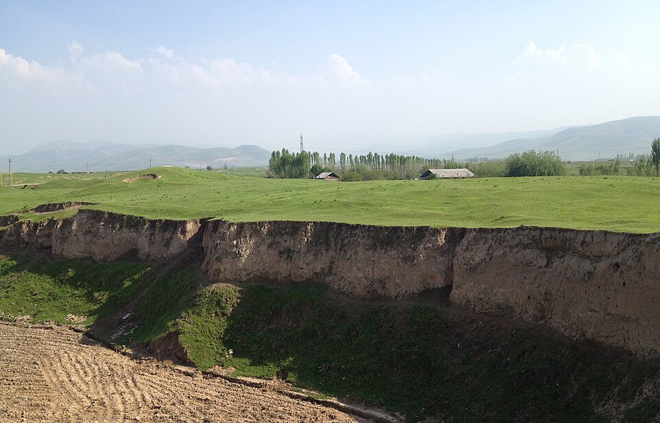 Fayl:Ruins of Tunket.jpg