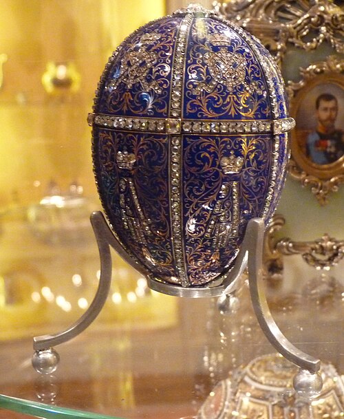 Fayl:Twelve Monogram (Fabergé egg).jpg