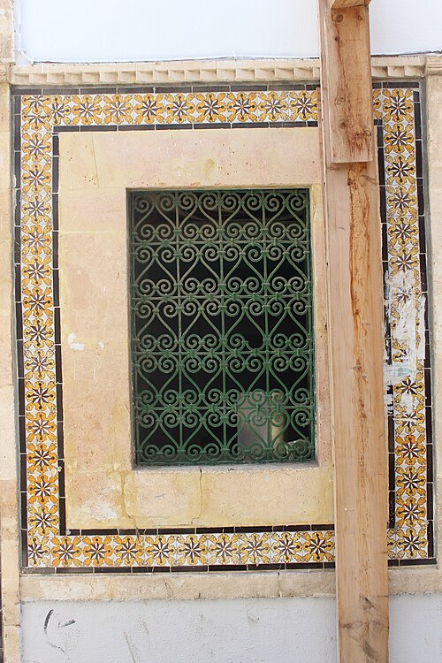 Fayl:Window of Sidi Saada mausoleum.jpg