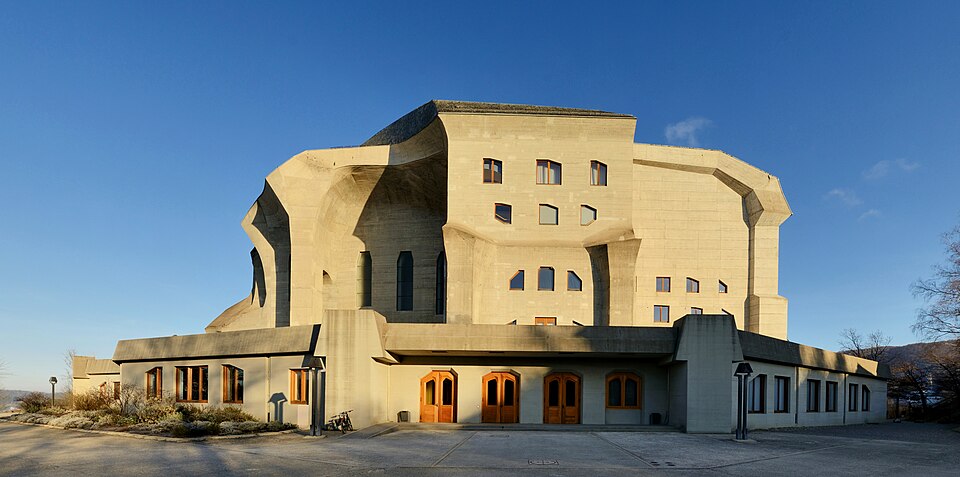 Fayl:Goetheanum im Winter von Süden.jpg