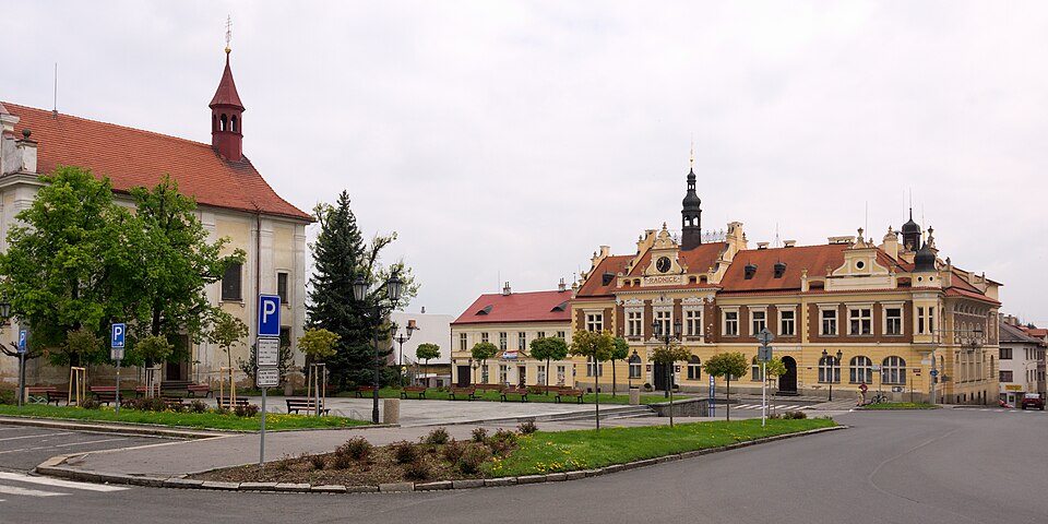 Fayl:Hořovice, náměstí Palackého.jpg