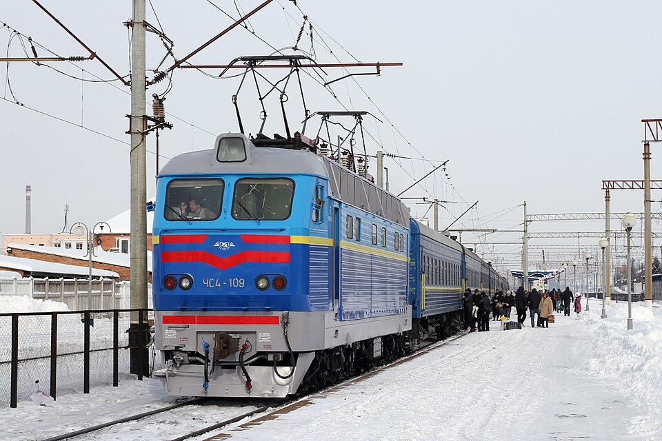 Fayl:Locomotive ChS4-109 2012 G1.jpg