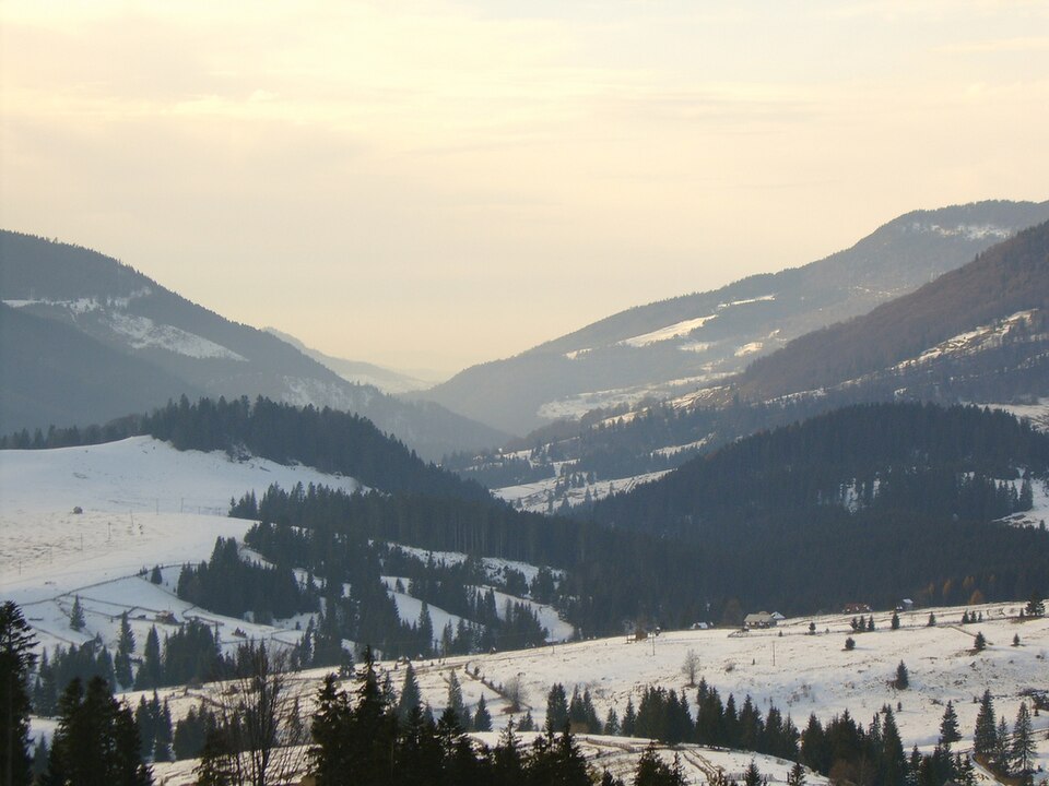 Fayl:Piatra Fântânele 1.jpg