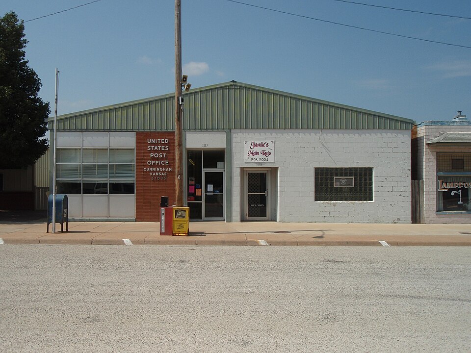 Fayl:Post office cunningham kansas 2009.jpg