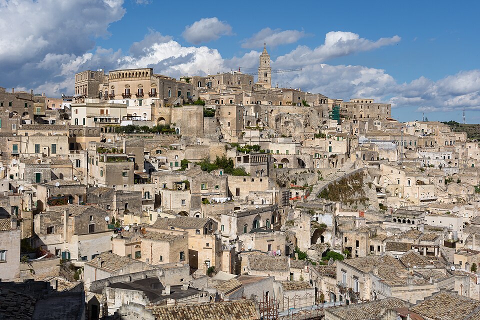 Fayl:Matera from Piazzetta Pascoli-2930.jpg