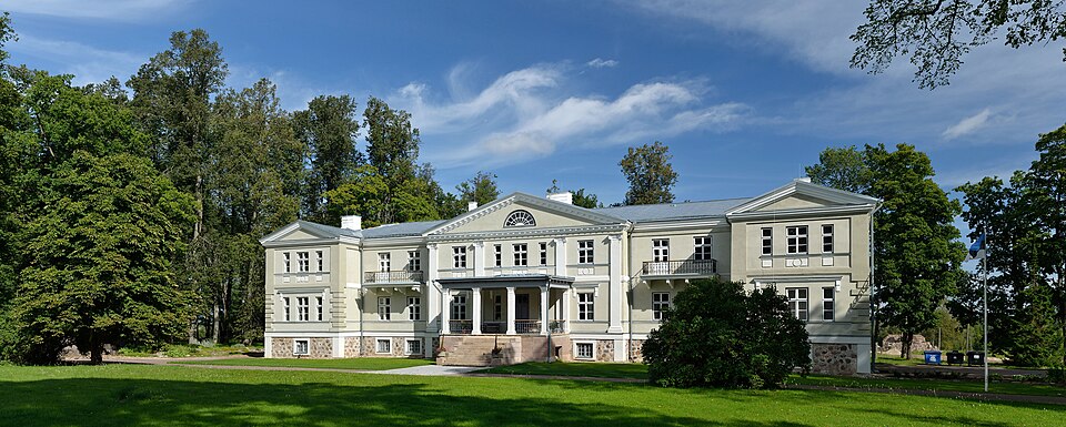 Fayl:Suure-Kõpu mõisa peahoone 2012.jpg