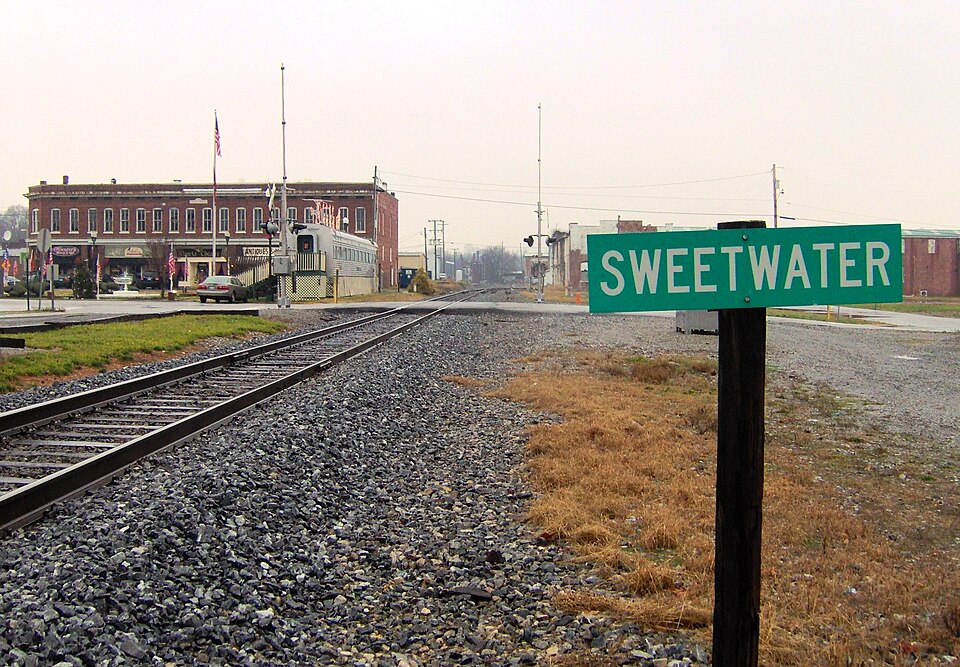 Fayl:Sweetwater-tennessee-tracks1.jpg