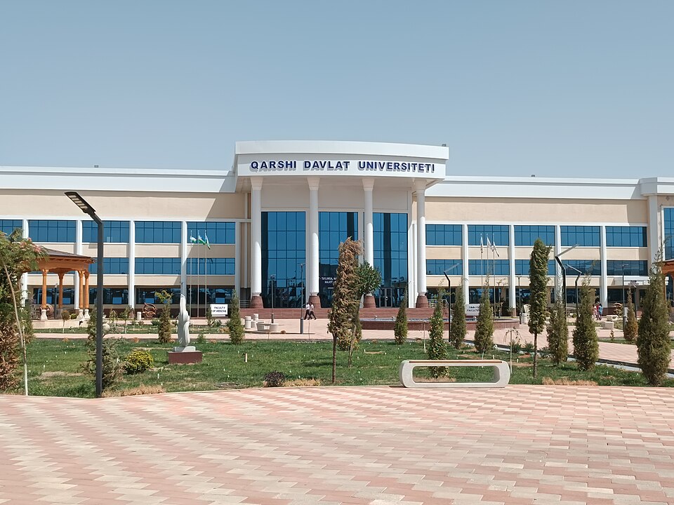 Fayl:Karshi State University.jpg