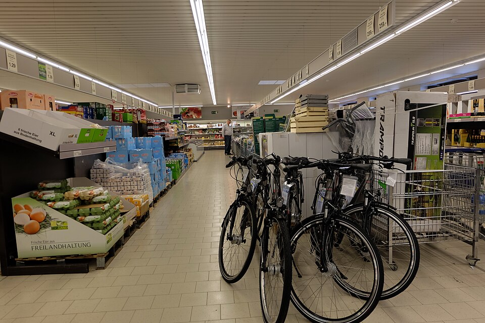 Fayl:15-05-26-Aldi-Nord-Innenansicht-RalfR-DSCF5921.jpg