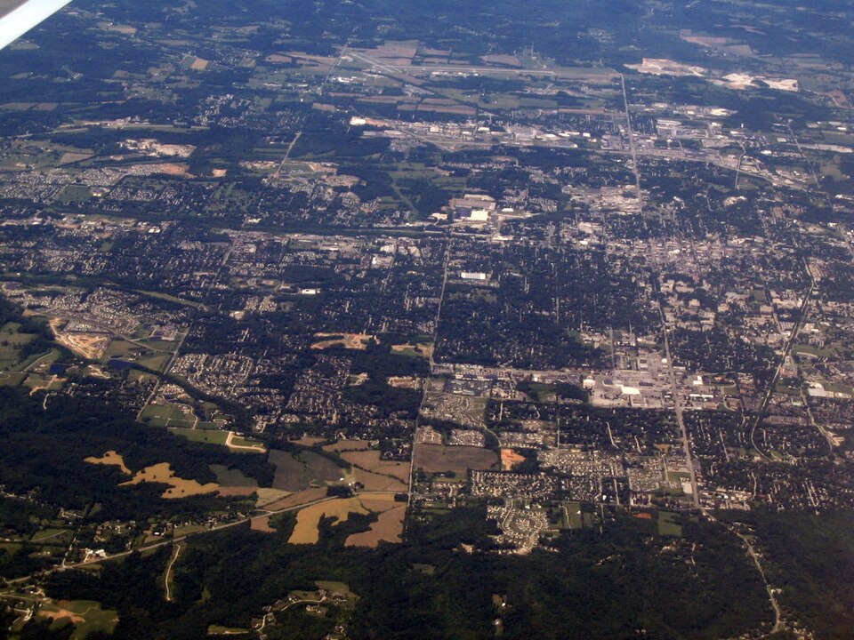 Fayl:Downtown Bloomington from E.JPG
