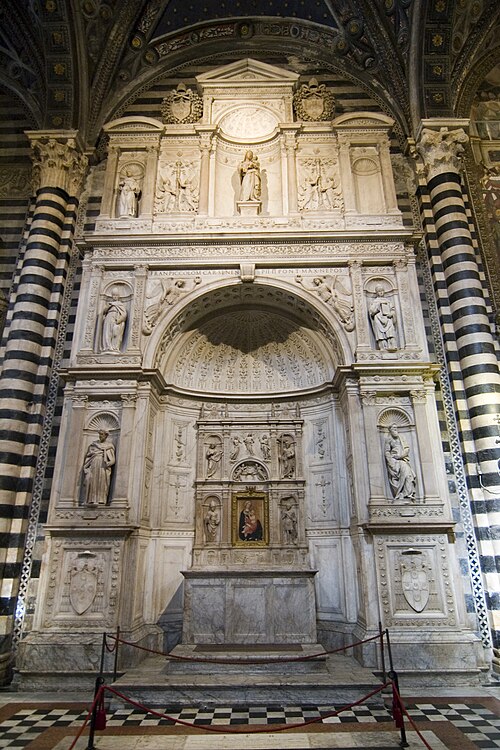 Fayl:Duomo di siena, altare piccolomini.jpg