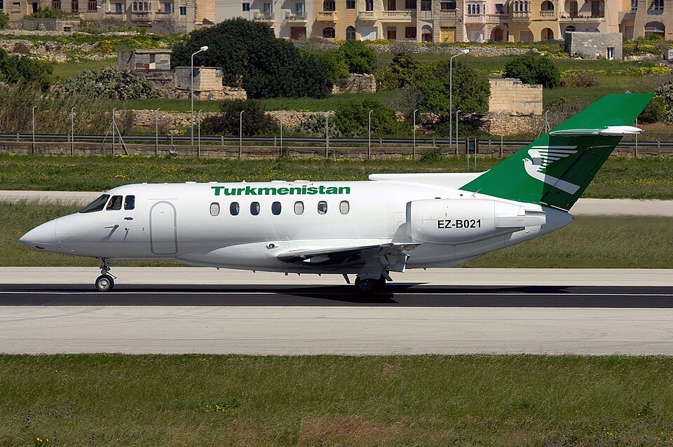 Fayl:Turkmenistan British Aerospace BAe-125-1000B Zammit-1.jpg