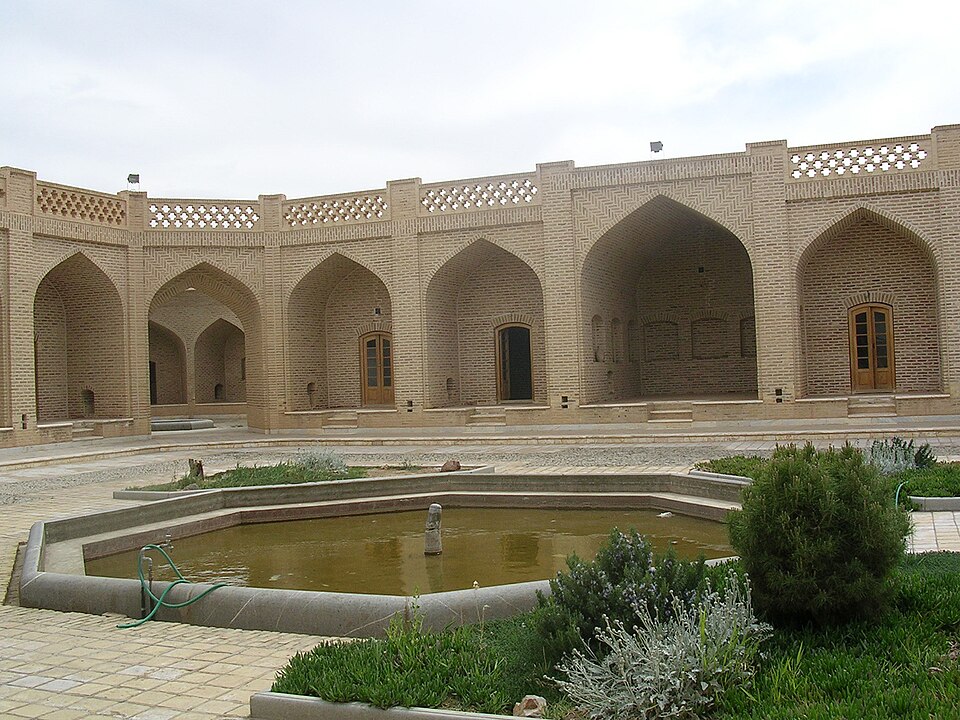 Fayl:Kharanagh caravansary 01.jpg