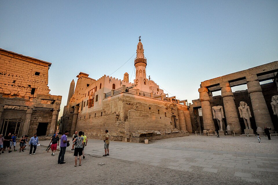 Fayl:Luxor Temple (14075124758).jpg