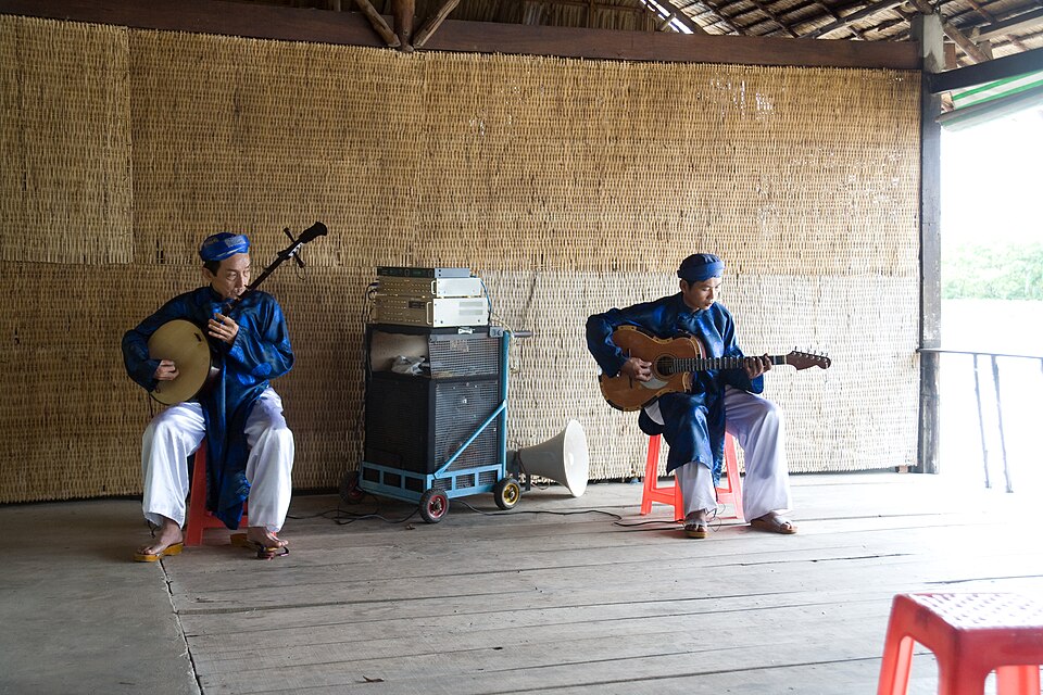 Fayl:Mekong musicians.jpg