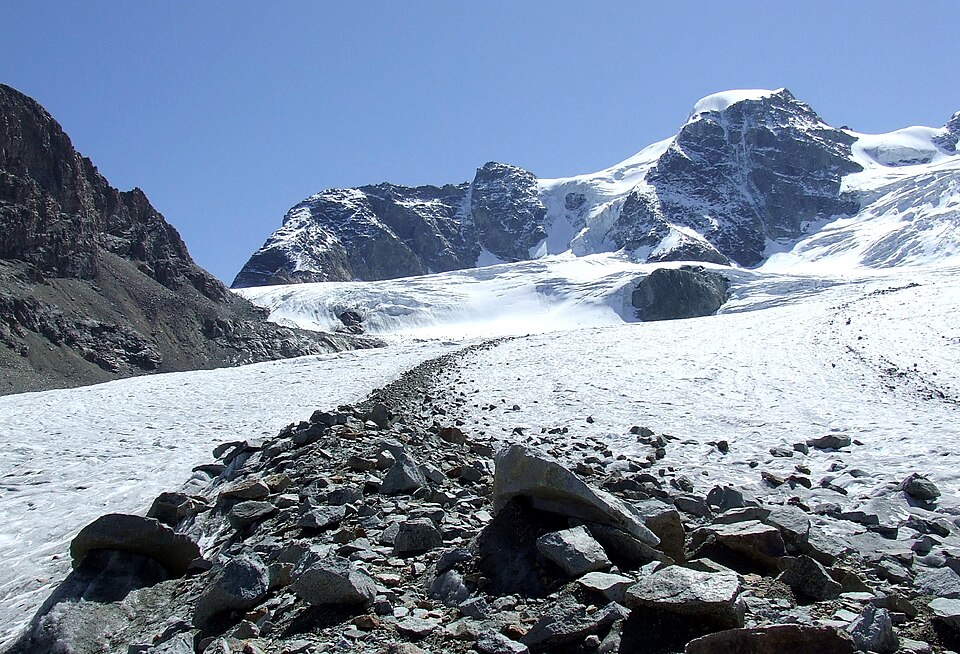 Fayl:Piz Cambrena.jpg