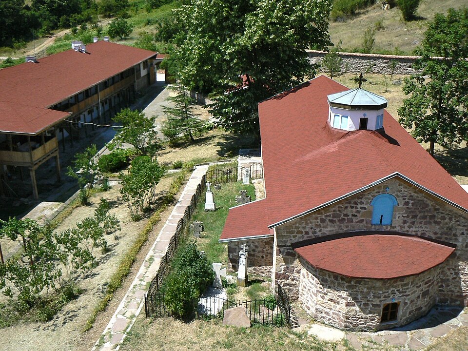 Fayl:Chiprovski-monastery-from-above.jpg