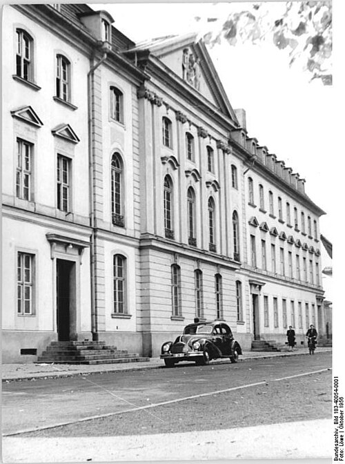 Fayl:Bundesarchiv Bild 183-40054-0001, Greifswald, Universität.jpg