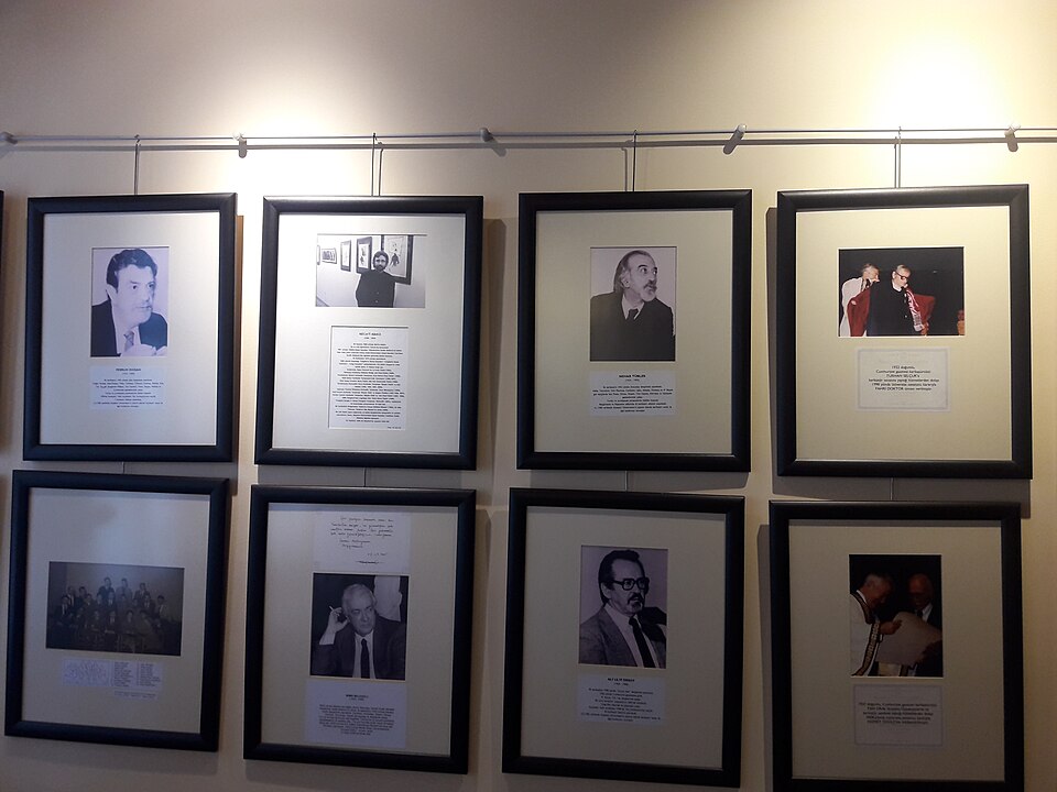 Fayl:Eskişehir Caricature Museum portraits.jpg