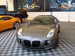 Pontiac Solstice Jazzni tasvirlash uchun ishlatilgan.