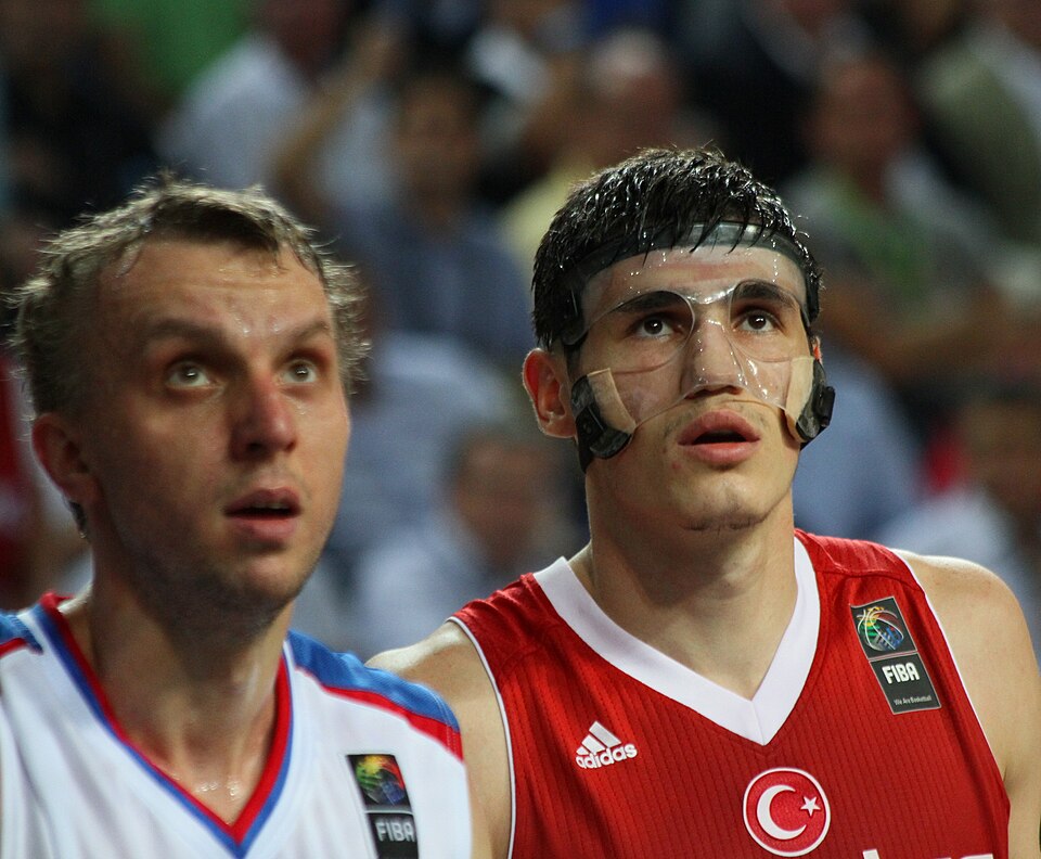 Fayl:Savanović & İlyasova.jpg