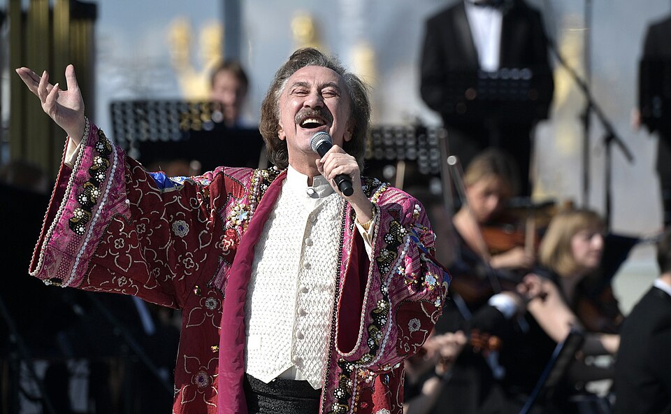 Fayl:Farrukh Zokirov (2019-09-07).jpg