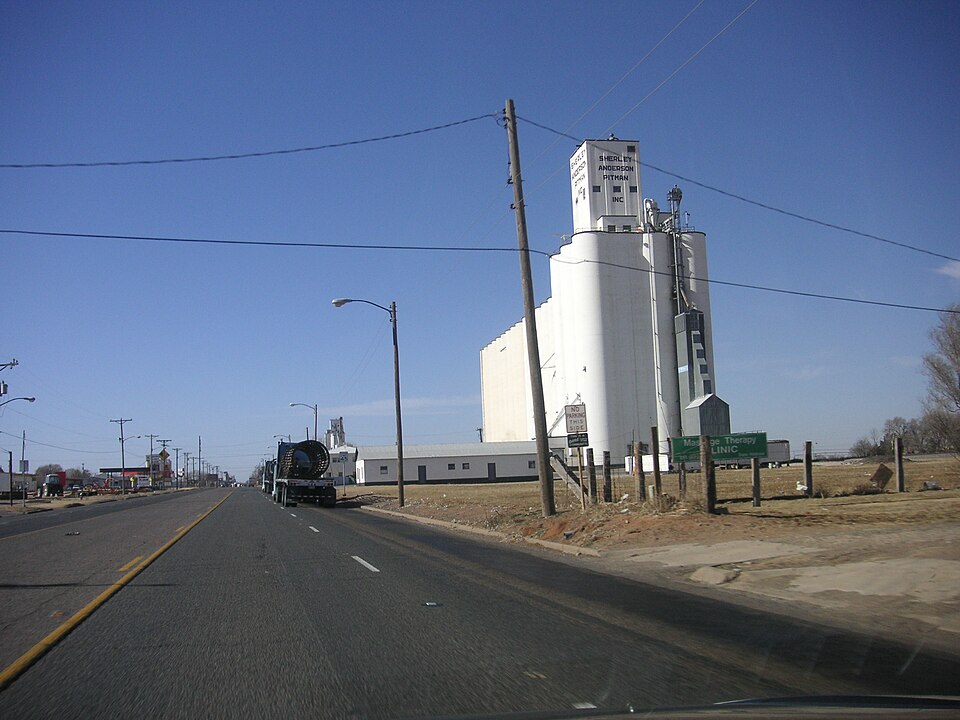 Fayl:GrainStorageInFarwellTX.jpg