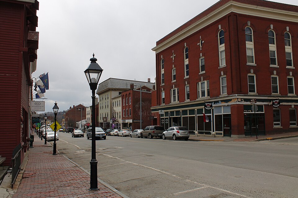 Fayl:Hallowell Maine (35888899726).jpg