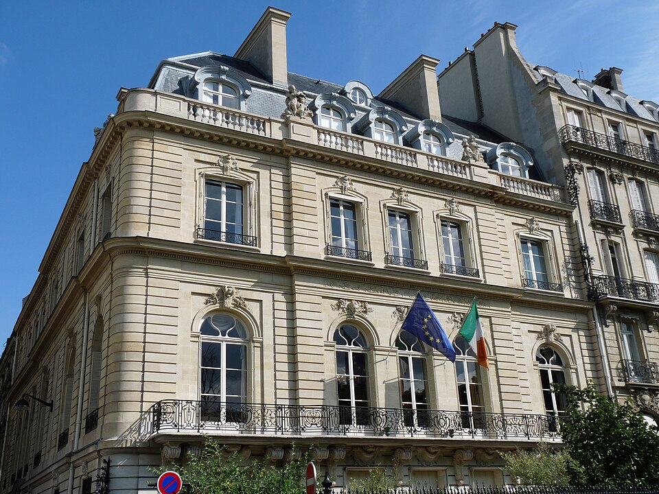 Fayl:Hotel de breteuil76.jpg