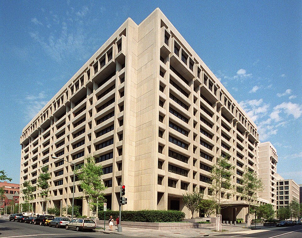 Fayl:IMF building HR.jpg
