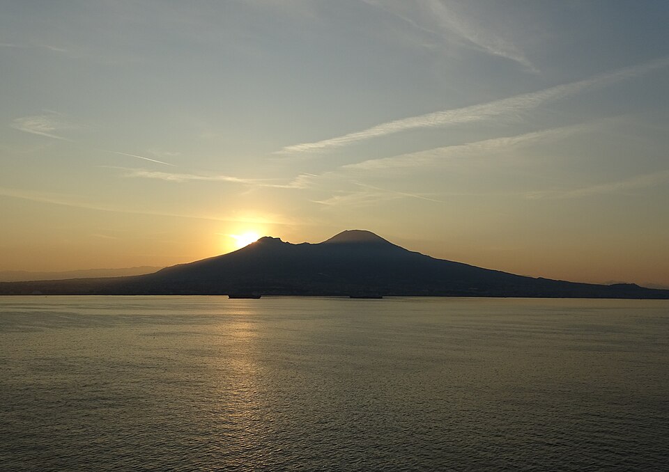 Fayl:Mount Vesuvius 07.jpg
