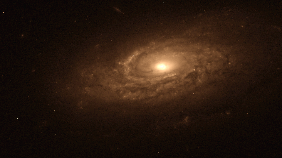 Fayl:NGC 3994 hst o4rl03010 sx2-1-.png