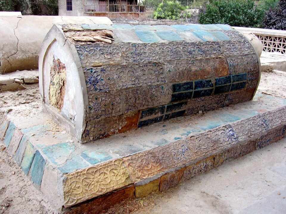 Fayl:Yarkand-tumbas-reyes-d05.jpg