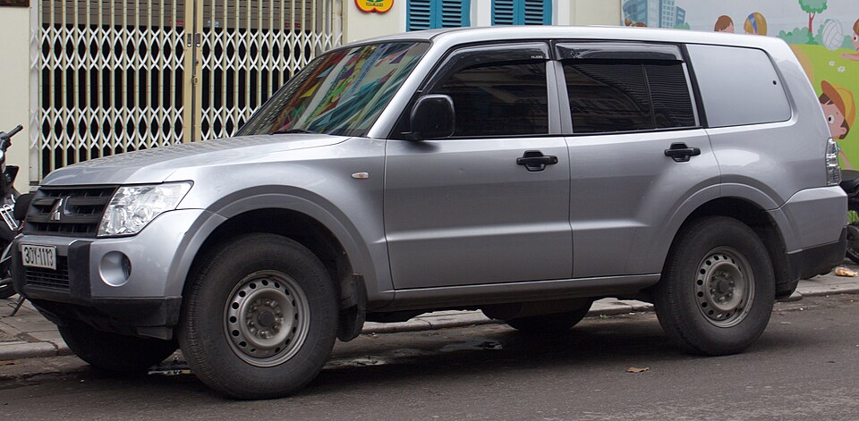 Fayl:Mitsubishi Pajero van.jpg