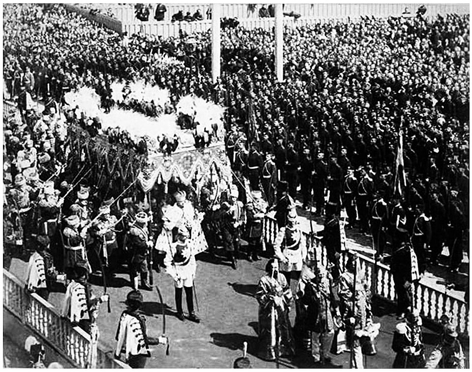 Fayl:Nikolay II crowning.jpg